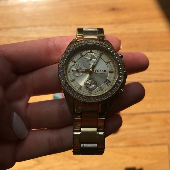 Gold Fossil watch - Picture 2 of 5